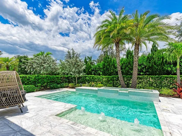 5060 Simons Ct, Lakewood Ranch, FL 34211