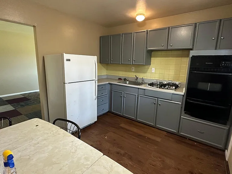 805 Southwell Ln #805 — Photo 3