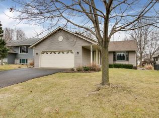 1286 Silverwood Rd, Woodbury, MN 55125