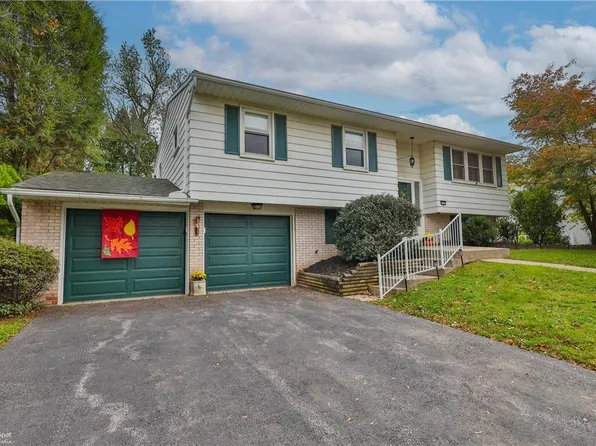 2518 Green Acres Dr, Allentown, PA 18103