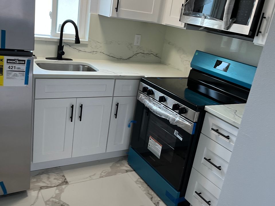 2nd image of 10208 Sable Ridge Ct