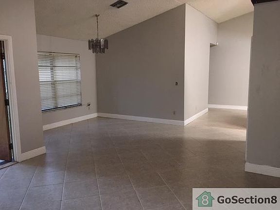 4th image of 7422 NW 47th Pl