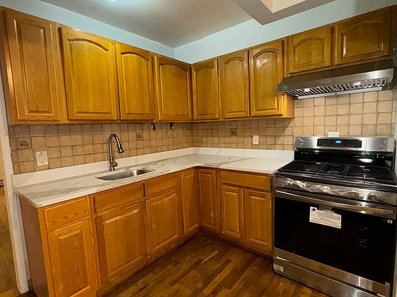 4th image of 168-51 93rd Ave #1