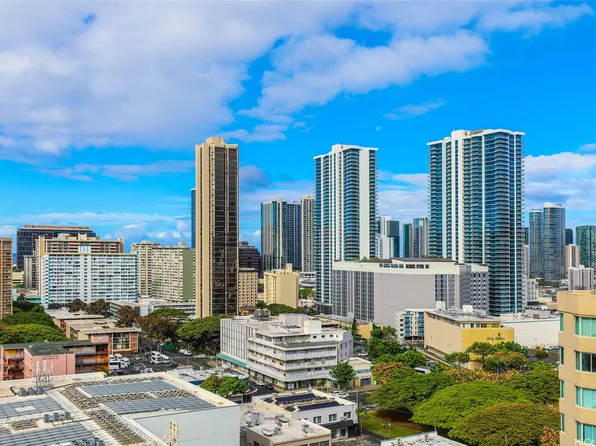 1315 Kalakaua Ave APT 1701, Honolulu, HI 96826