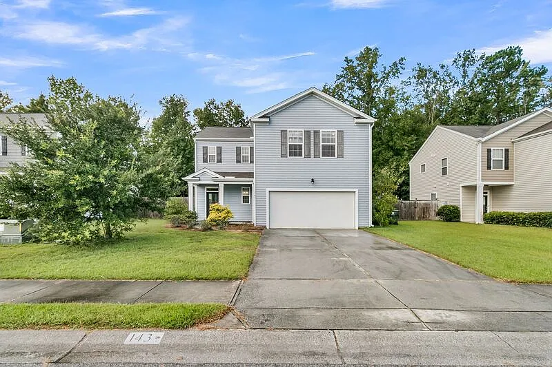 4 bed, 2.5 bath, 1896 sqft, $2,400 — Photo 2