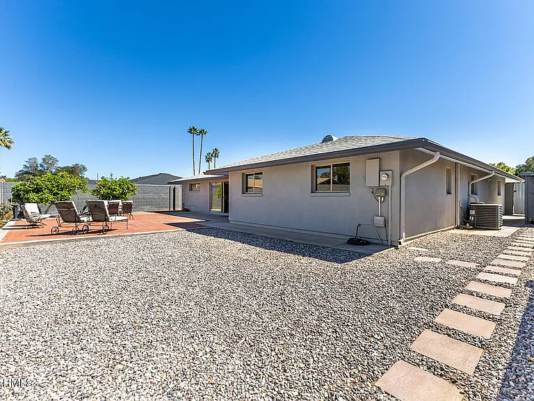 644 E La Jolla Dr — Photo 34