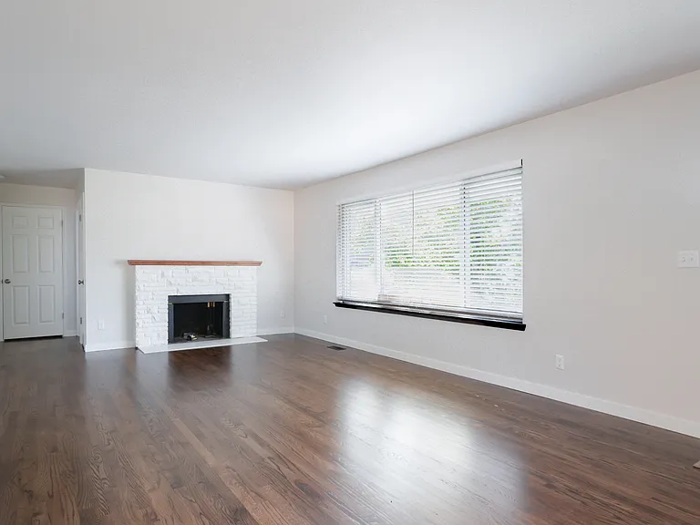 11412 30th Pl SW — Photo 6