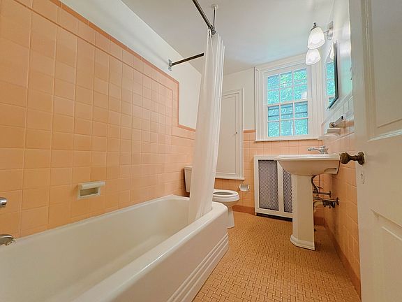 4th image of 8720 Germantown Ave #2REAR