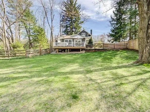 343 E Garfield Rd, Aurora, OH 44202