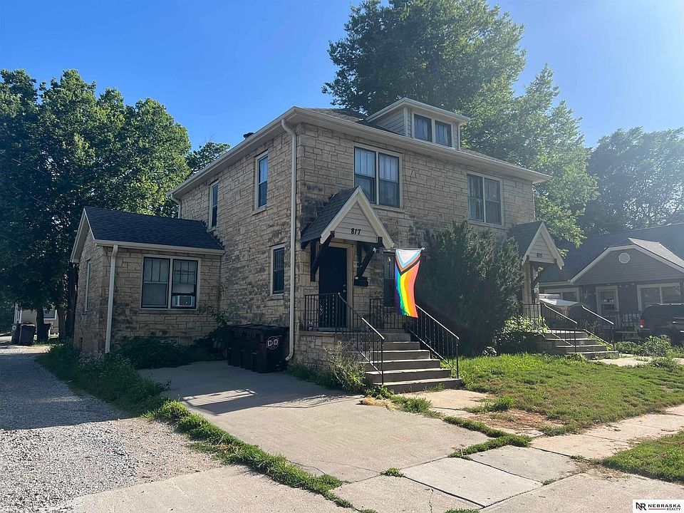 2nd image of 815 Plum St