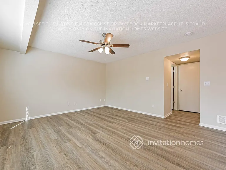11303 Haswell Ct — Photo 10