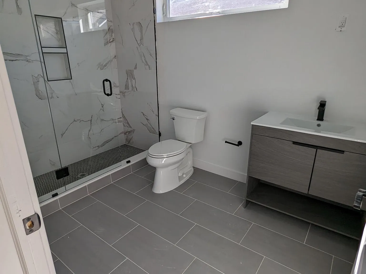 2 bed, 1.5 bath, 850 sqft, $2,300 — Photo 4