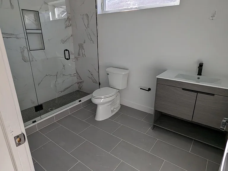 215 N 9th St #3F — Photo 4