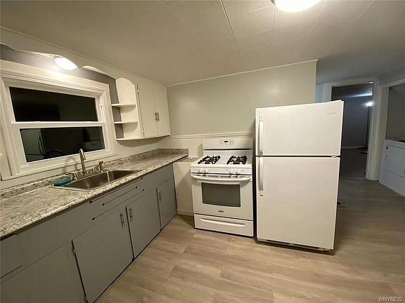 2nd image of 350 Barnard St #2