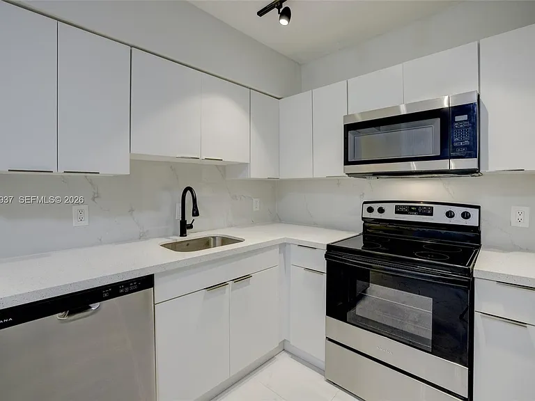 1740 Funston St #6 — Photo 3