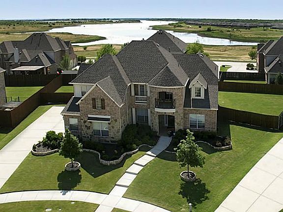 4th image of 670 Winterberry Ln