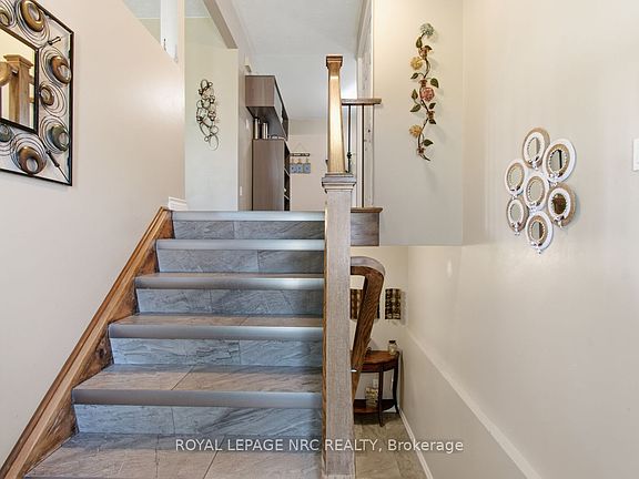 3rd image of 28 Rollins Dr