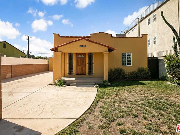 5th image of 11214 Oxnard St