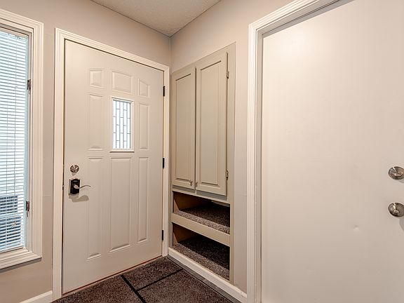 3rd image of 13785 Heywood Ct