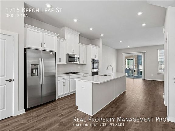 2nd image of 1715 Beech Leaf St