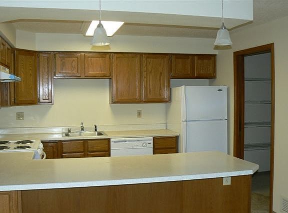 3rd image of 221 E Rockwood Blvd APT 405