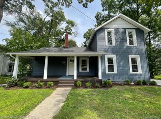 226 N Lemen St, Fenton, MI 48430