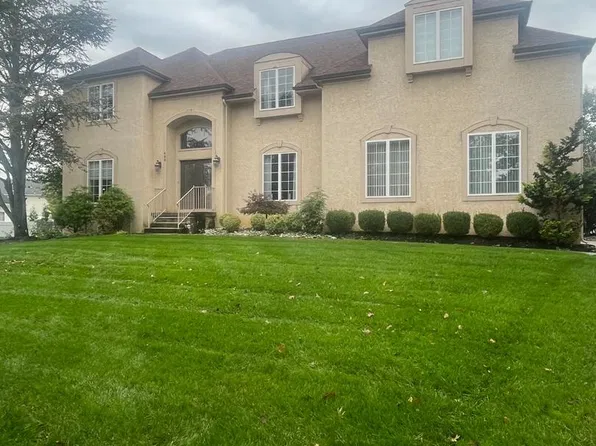 420 Liberty Ln, Marlton, NJ 08053