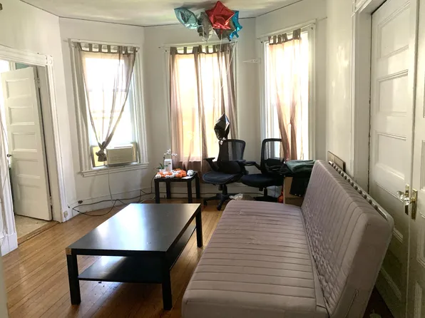 11 Saint Paul St APT 1, Cambridge, MA 02139