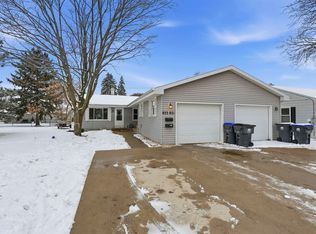 831 S Commercial St, Neenah, WI 54956