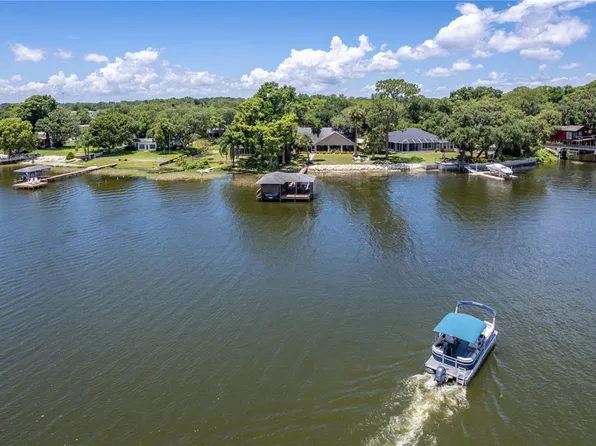 900 Harbor Terrace Ter N, Tavares, FL 32778