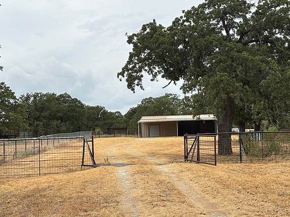 4th image of 1078 Dairy Berry Rd