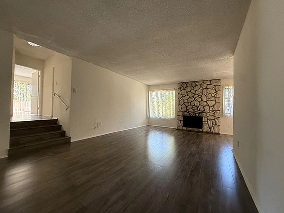 3rd image of 10856 Rose Ave APT 207