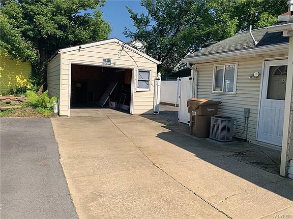 2nd image of 44 Avery Pl