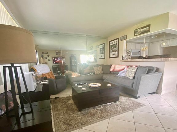 4th image of 490 Brittany Dr #K