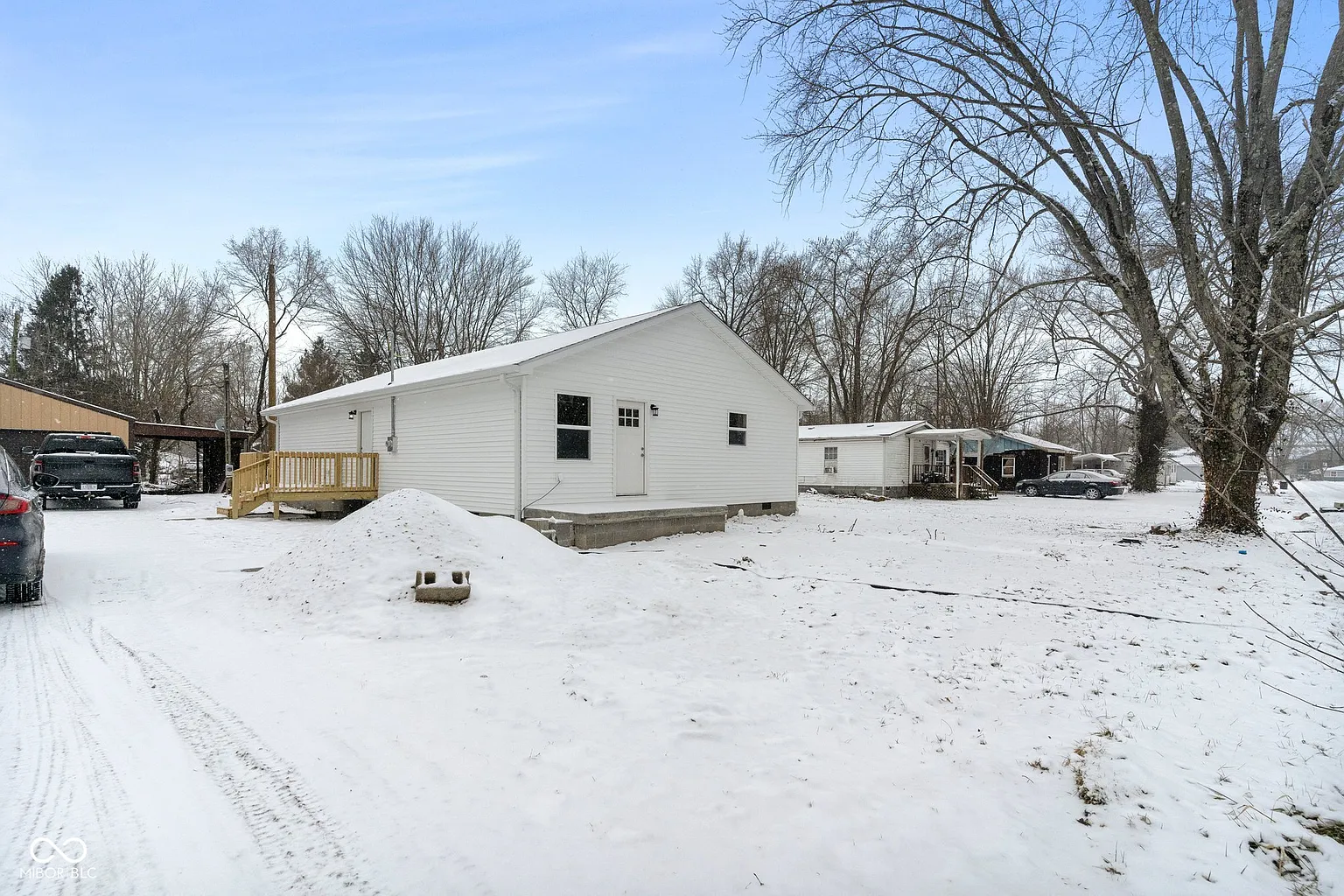 165 Blunt Ave photo 1