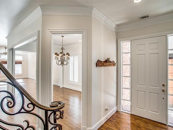 5th image of 3439 Normandy Ave