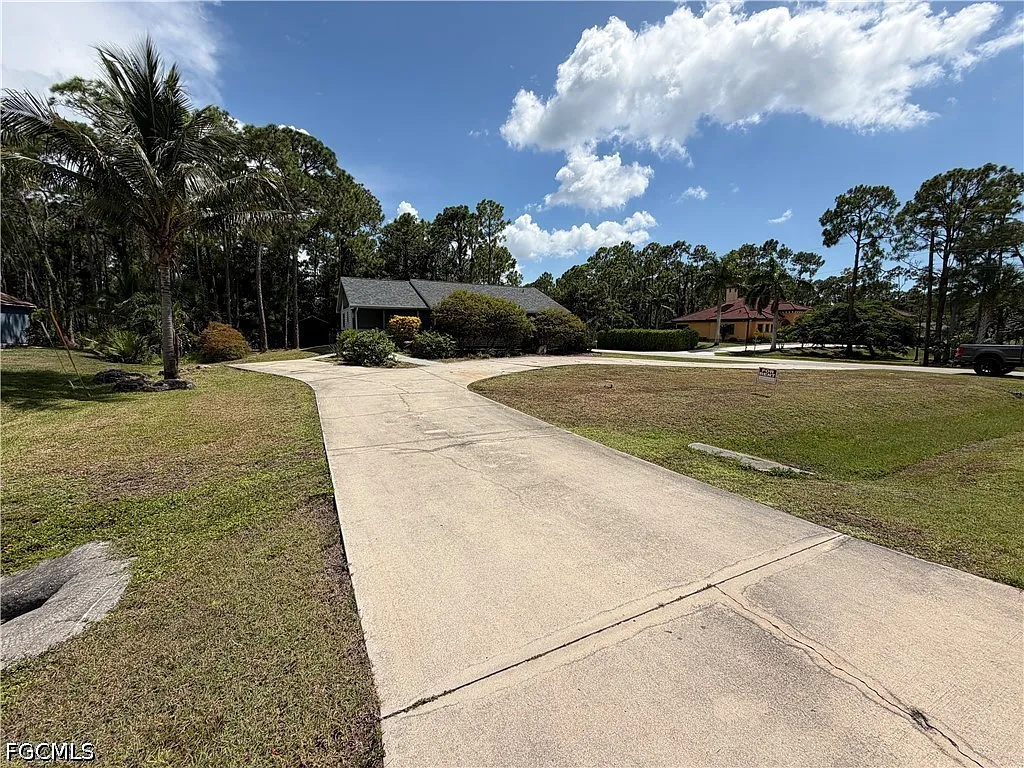 3 bed, 2.0 bath, 1278 sqft, $2,800 — Photo 2
