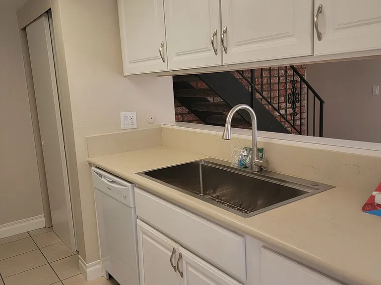 1180 Portola Rd — Photo 5
