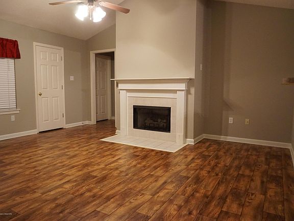 3rd image of 6913 Kentbrook Dr