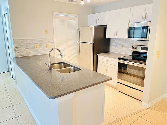 2nd image of 6010 Westgate Dr APT 204