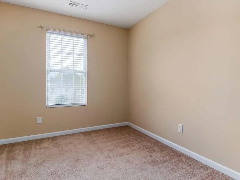 1756 Olivers Crossing Cir — Photo 14