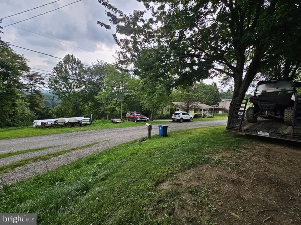 105 Pine Ave, Wheeling, WV 26003