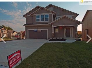 9540 Roundtree St, Lenexa, KS 66220