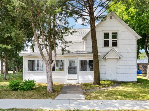 407 Jackson St, Olin, IA 52320