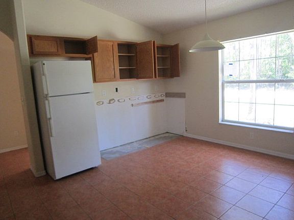 3rd image of 2 Zinnia Ct