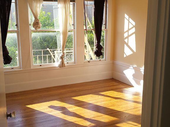 4th image of 3649 18th St APT 8