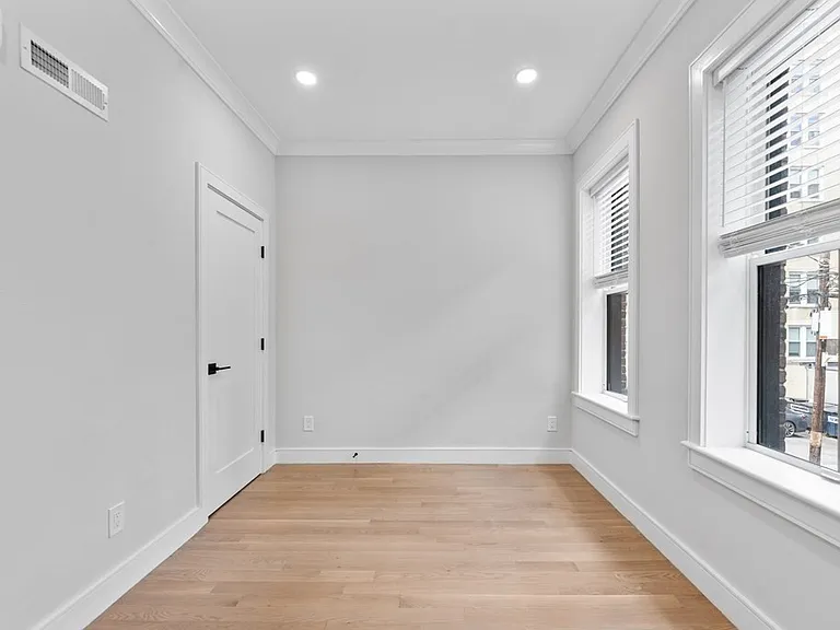 531 Newbury St #1K — Photo 17