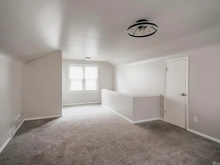 17136 Birchcrest Dr — Photo 10