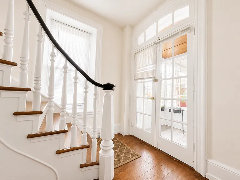 102 E Mount Airy Ave — Photo 18