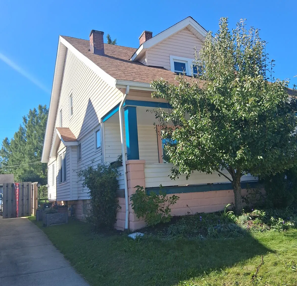 4 bed, 1512 sqft, $2,200 — Photo 2